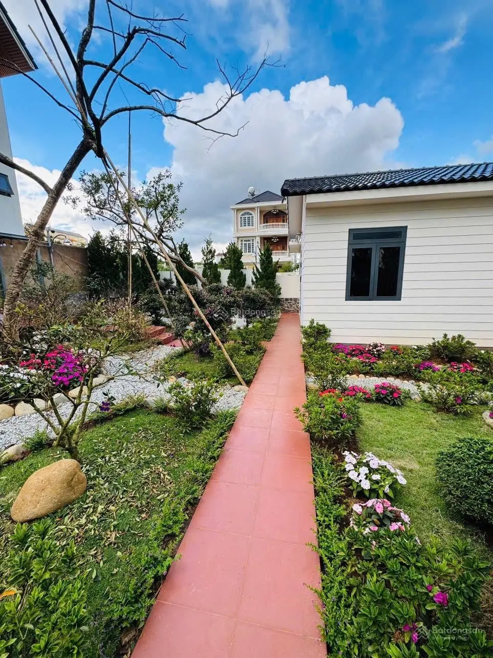 Bán nhà sân vườn đẹp khu dân cư Richland, Măng Lin, gần Mây Lang Thang Đà Lạt giá rẻ