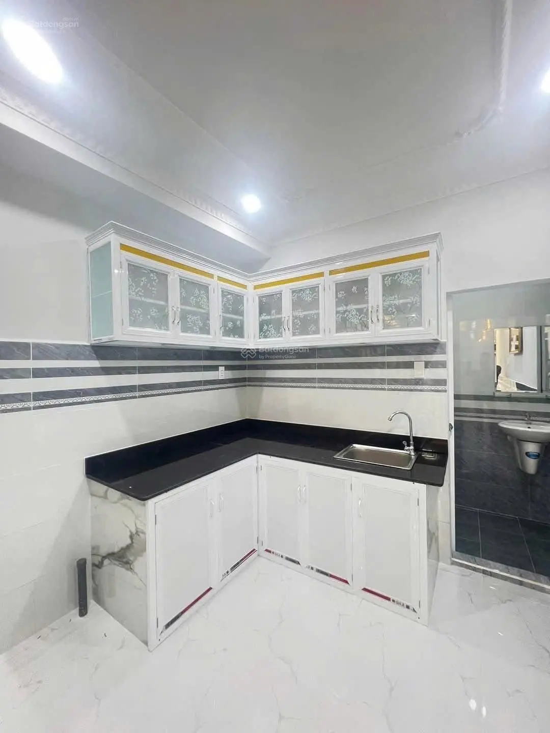 Nhà siêu đẹp đường Lê Thị Hà 87m2 chỉ có 1tỷ360, 3 phút đến chợ thuận tiện mua bán kinh doanh SHR