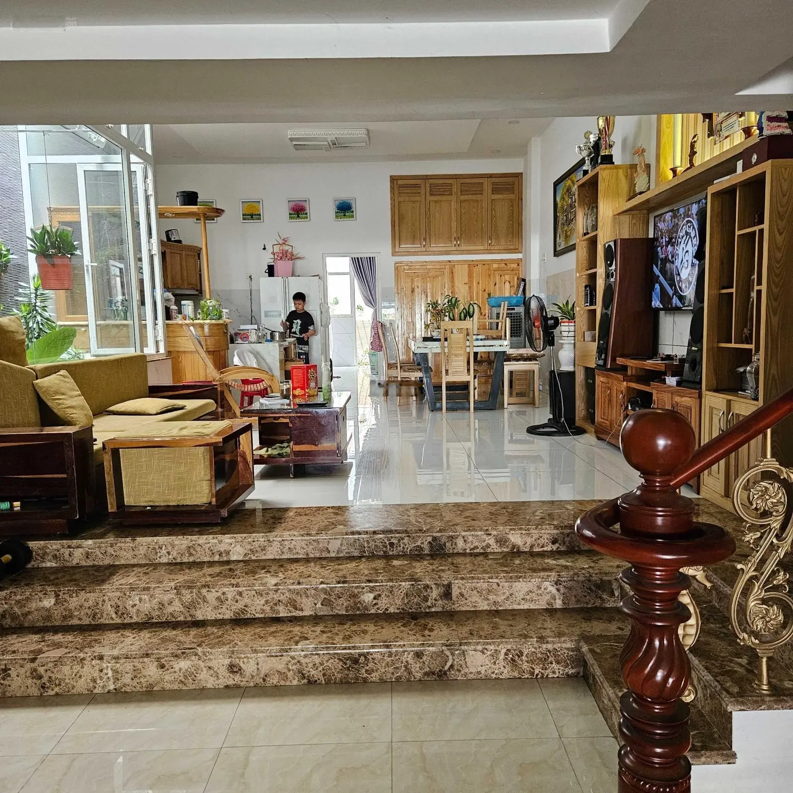 Xuất cảnh, cần bán nhà mặt tiền Trần Hưng Đạo, diện tích sổ đỏ: 153m2, diện tích thực tế: 213m2