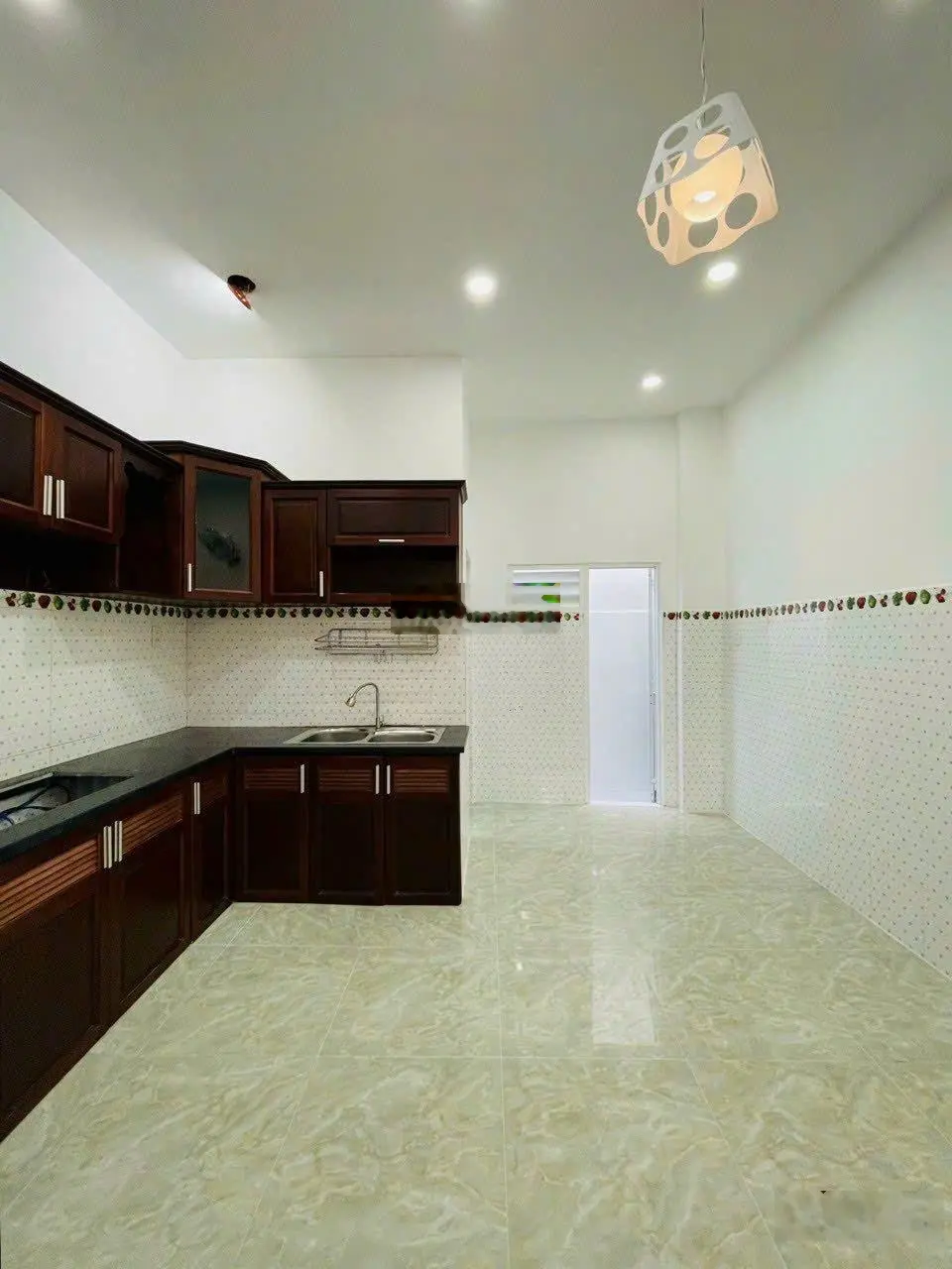 Bán nhà Nguyễn Hồng Đào - P14 - Tân Bình. DT 65,2m2 đang cho thuê 21 triệu. Gần UBND quận