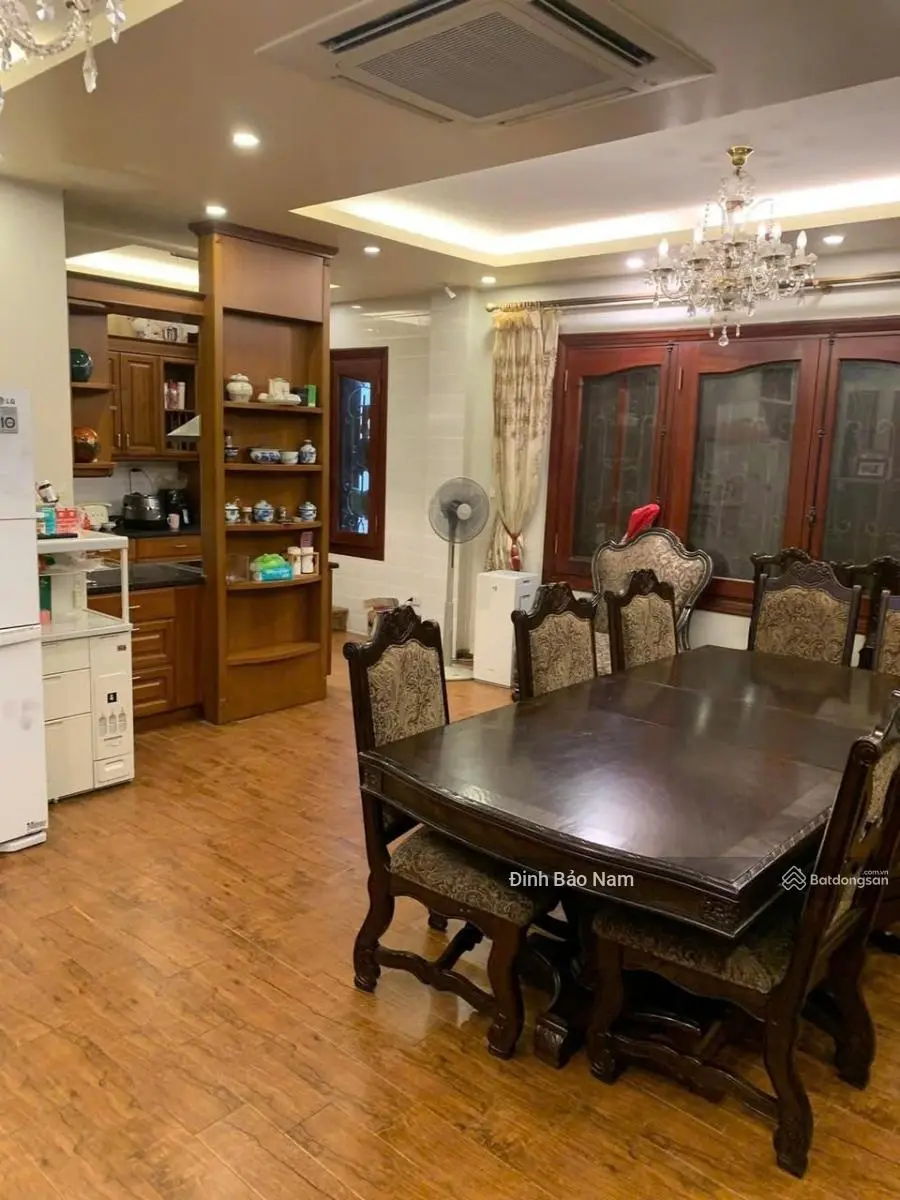Đội Cấn 108m2 5 tầng mặt tiền 16.8m lô góc 2 mặt tiền ô tô tránh sổ đỏ vuông đẹp cách mặt phố 20m