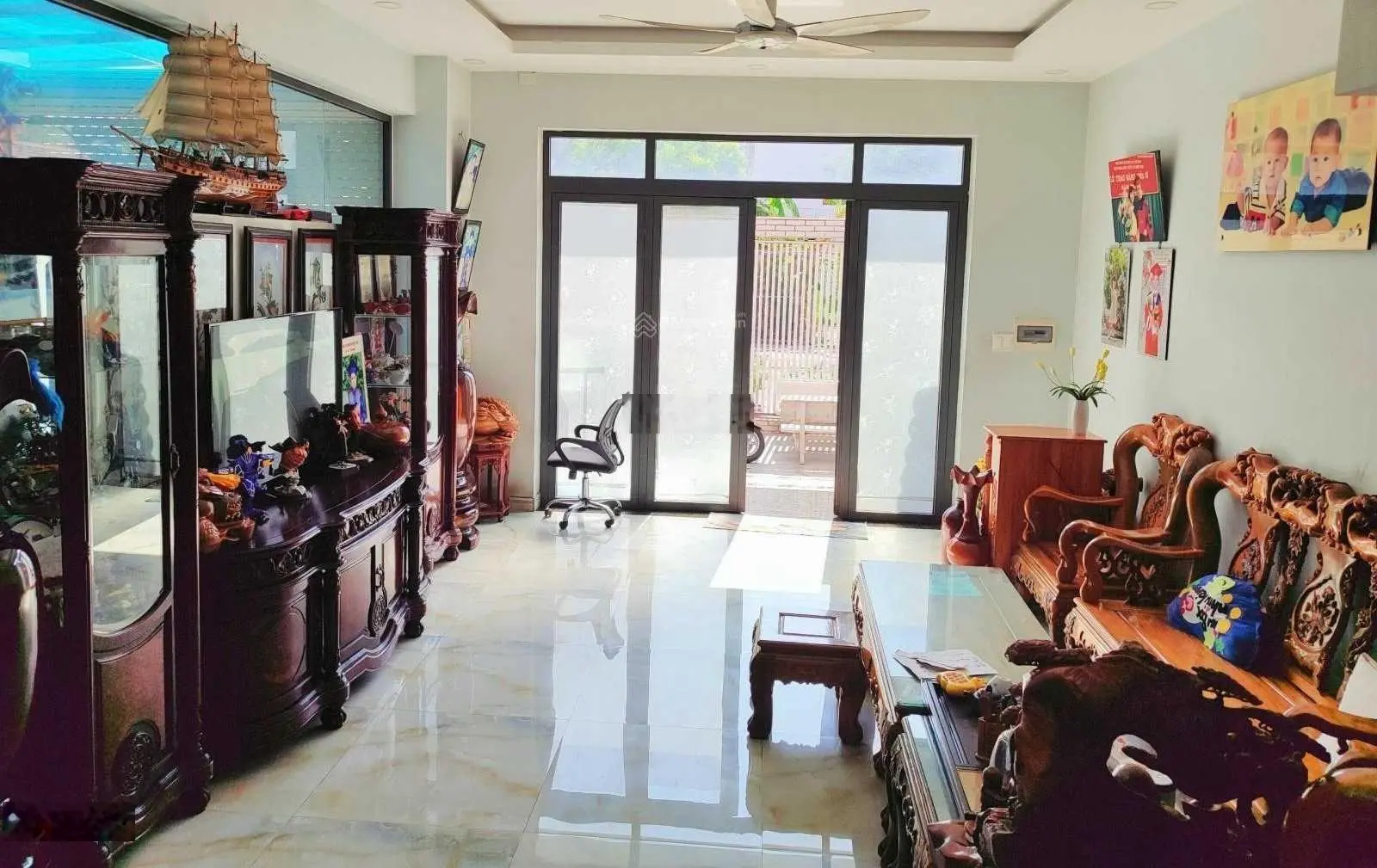 Biệt thự song lập 8x24, 192m2, 381m2 sàn, 1 trệt 3 lầu, sổ hoàn công, giá bán tốt 22,8 tỷ TL