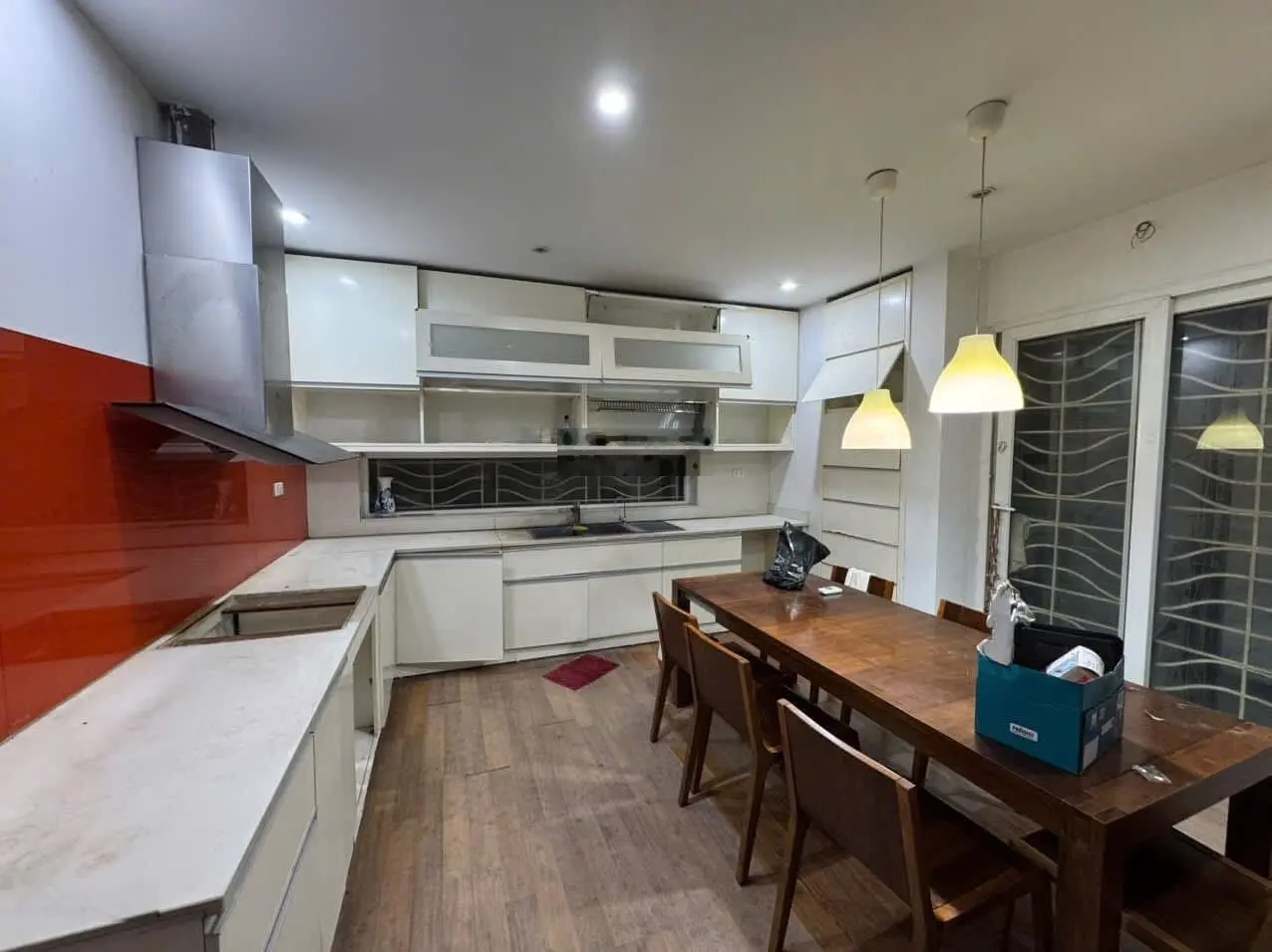 Phố nhật linh lang - ô tô tránh - 1 nhà ra phố - phân lô vip ba đình - kinh doanh 24/7 - 31.5 tỷ.