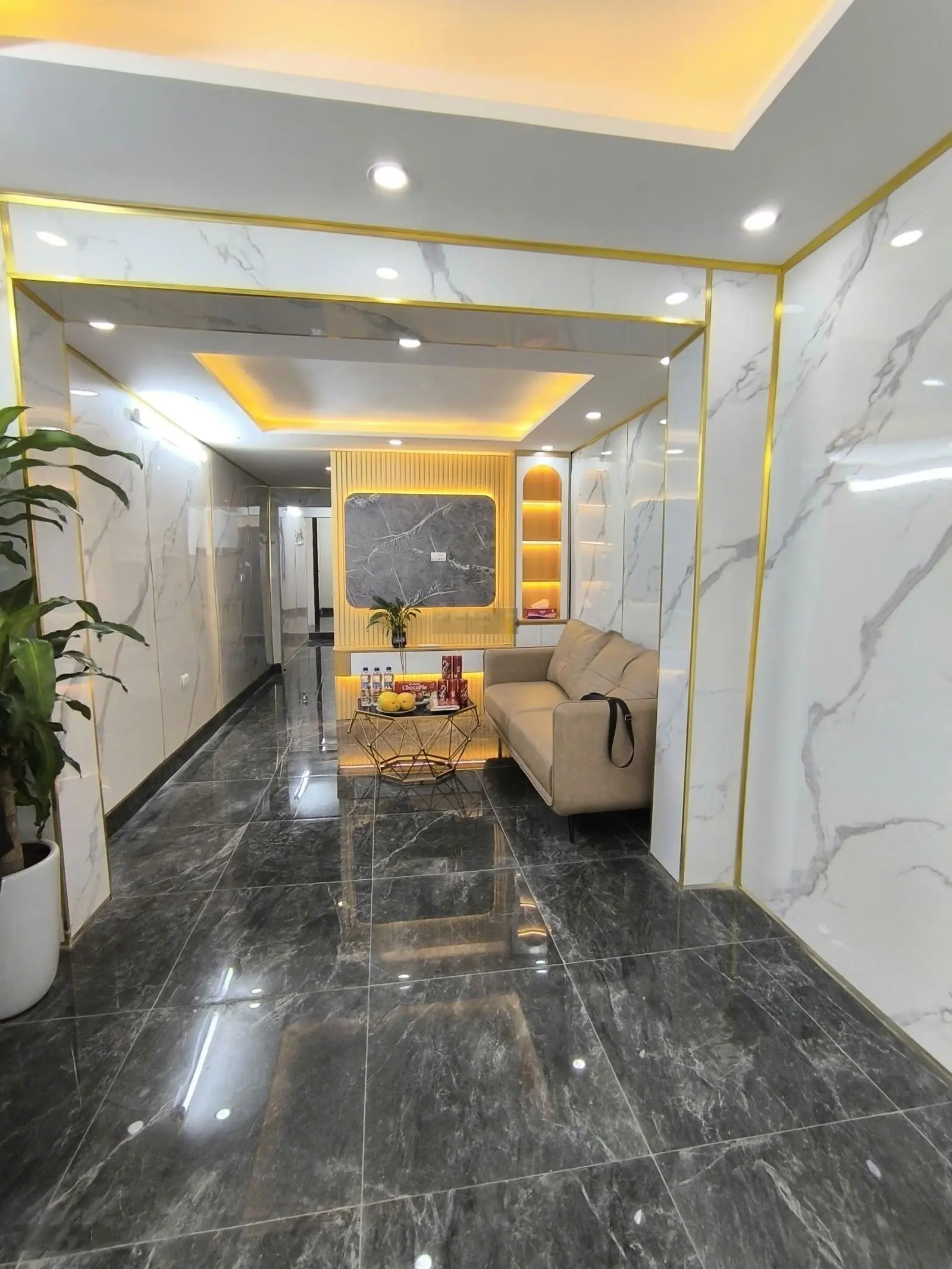 60m2 - ngay mặt đường kinh doanh, thuận tiện, oto tránh