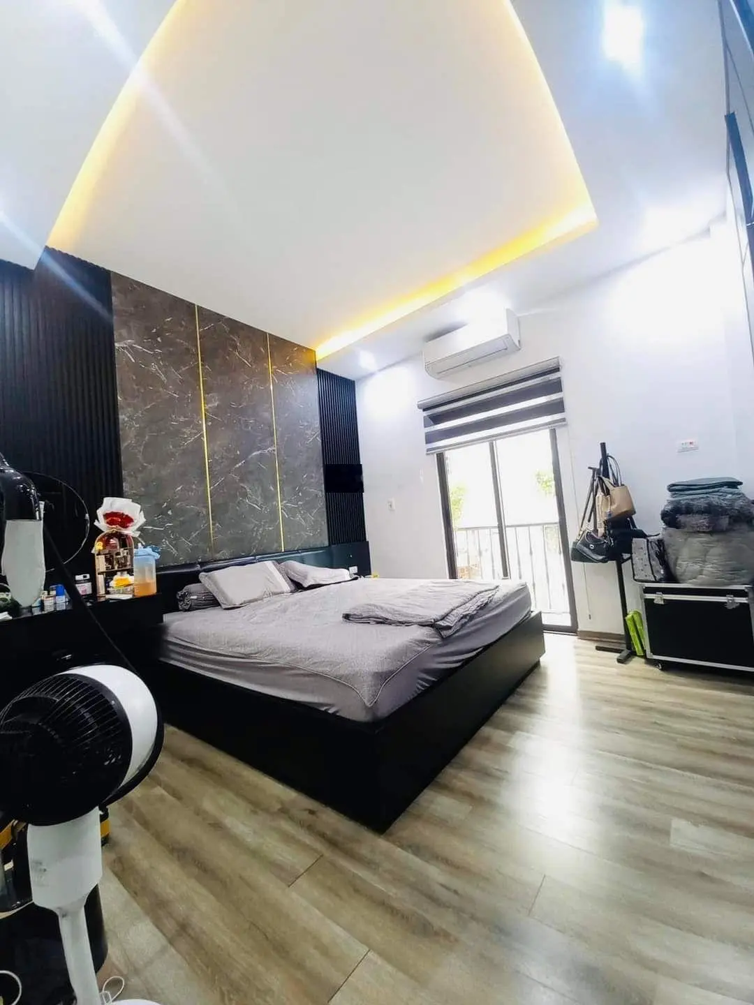 Bán nhà văn chương lô góc - ô tô tải đỗ cửa - 80m ra hồ - 45m - 4tầng - 9tỷ 350 - full nội thất