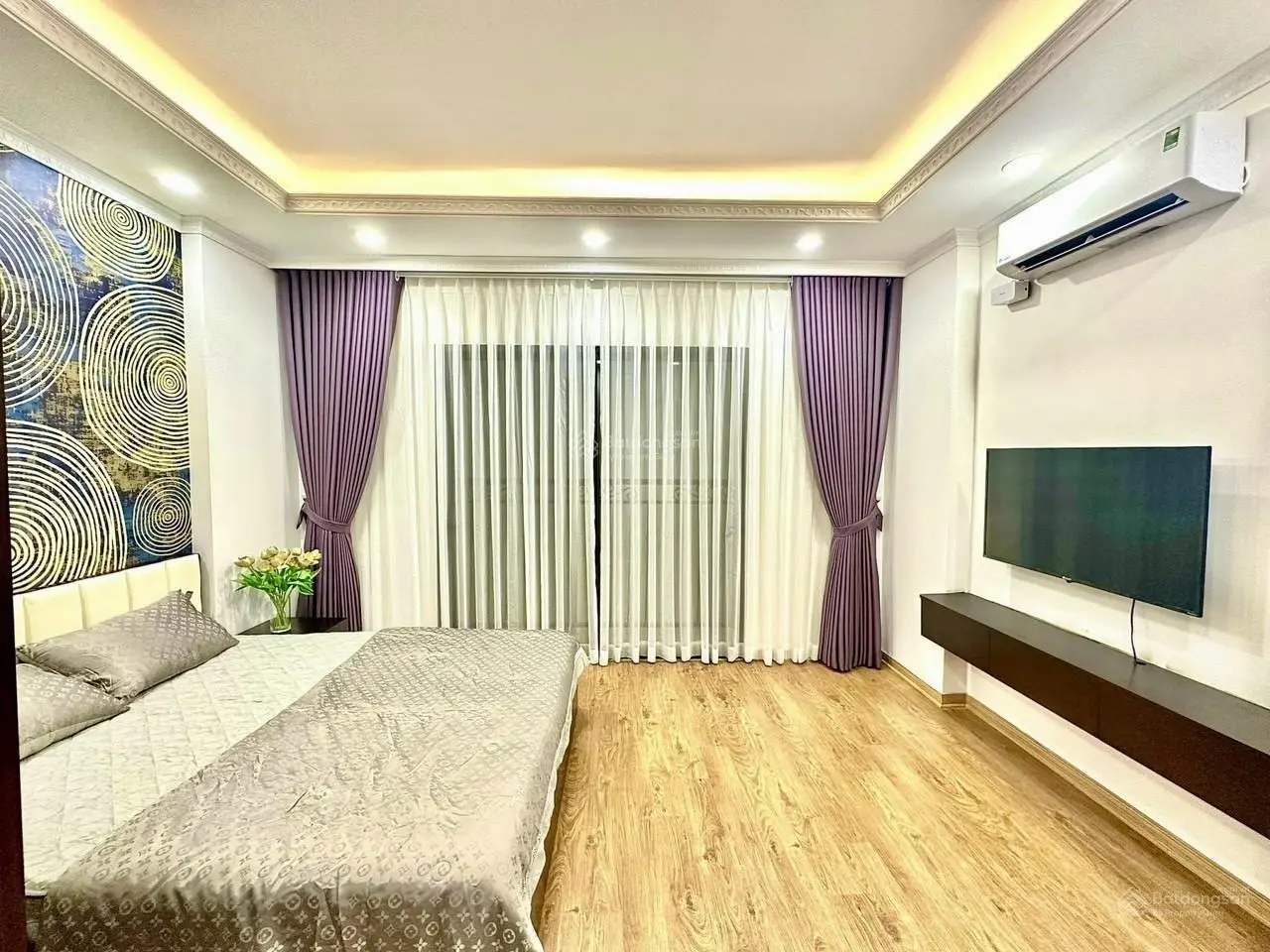 Cần Bán nhà Phố Pháo Đài Láng 45m 5 Tầng MT 4m chỉ 11,5 tỷ Full nội thất 20m ô tô.