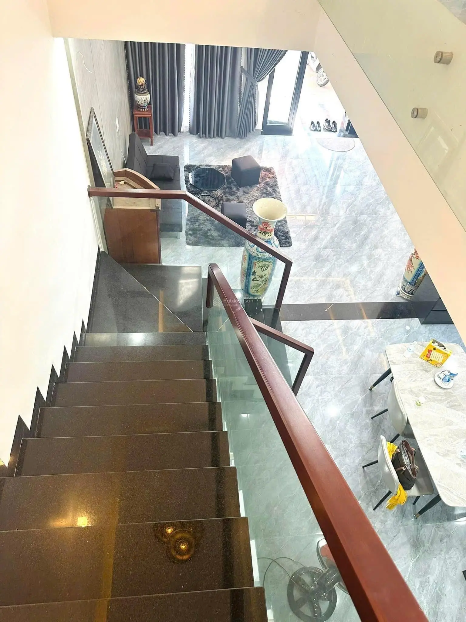 Chỉ 1Tỷ2 Sở Hữu Ngay Nhà 1Trệt 1Lầu 80m2 Bình Chánh SHR MTĐ 8m Đang Cho Thuê 7Tr/Tháng