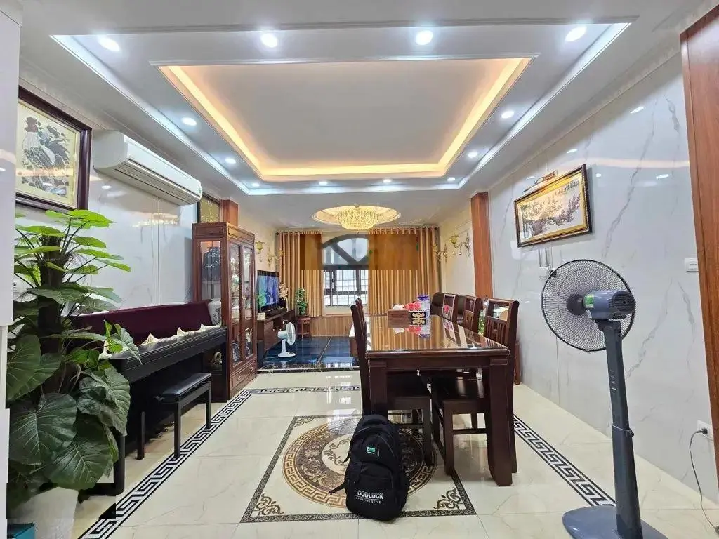 Bán nhà 6 tầng, DT 65m2 trung tâm Phúc Đồng Long Biên. Gara oto thang máy chạy vù vù. Đường ô tô