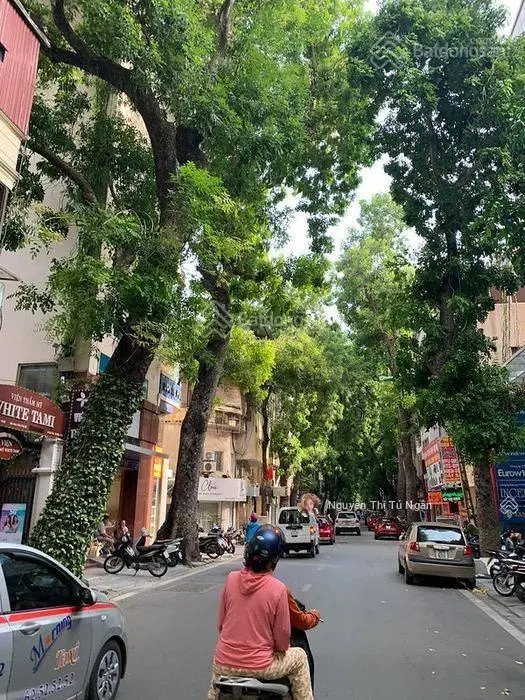 Mặt phố Lý Nam Đế, diện tích 300m2 sử dụng riêng; MT 11m, lô góc, trung tâm quận Hoàn Kiếm