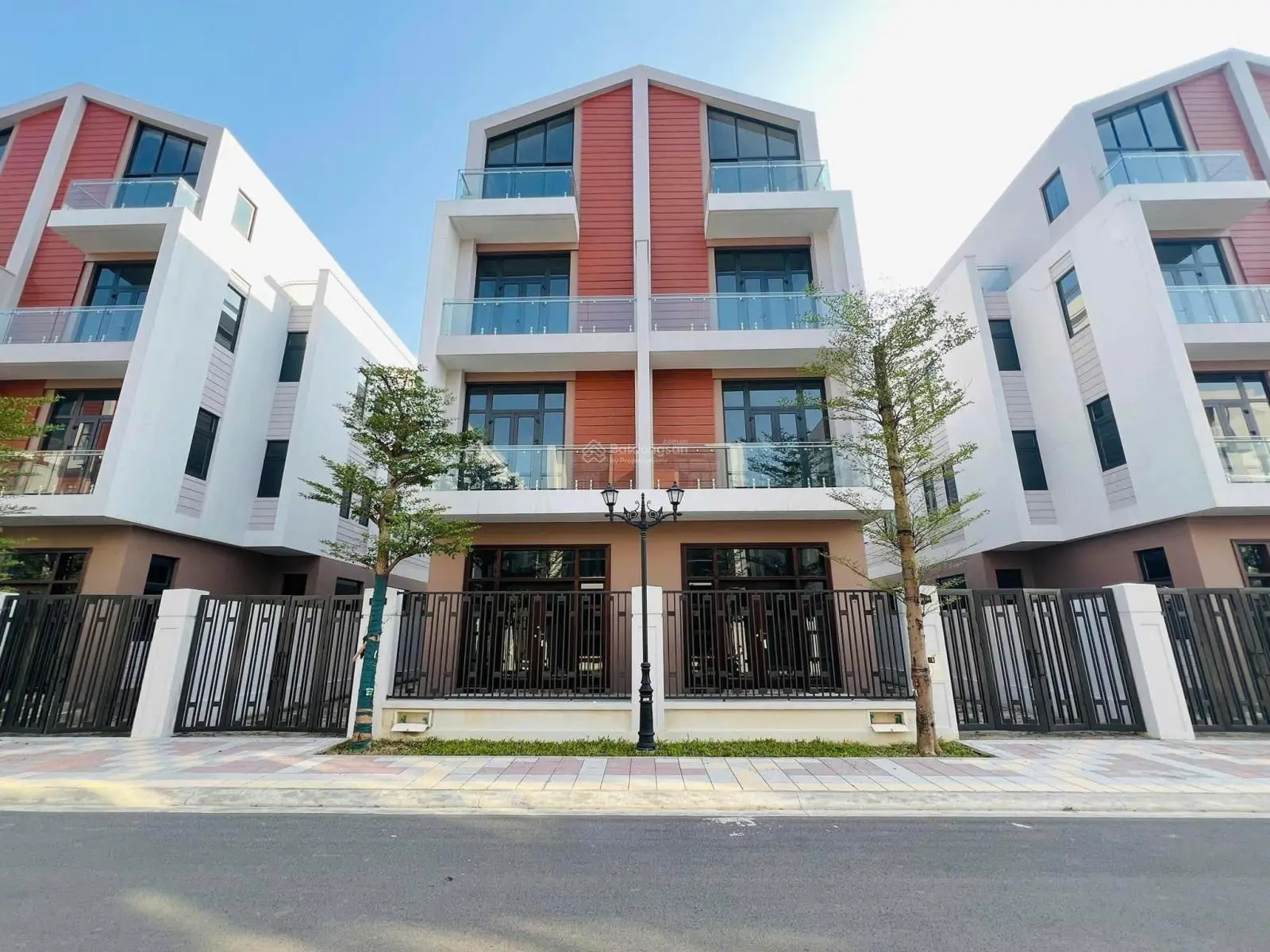 Mở bán biệt thự tứ lập ánh dương vin 3 - view hồ - công viên nước - ck 22% - htls 24 tháng 0%