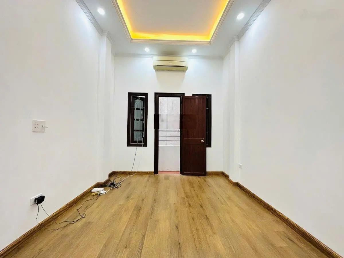 Bán nhà ngõ 296 Lĩnh Nam - ngõ nông - gần phố - 25m2 - 5 tầng - sổ đỏ CC - 4.76 tỷ - 0921476396