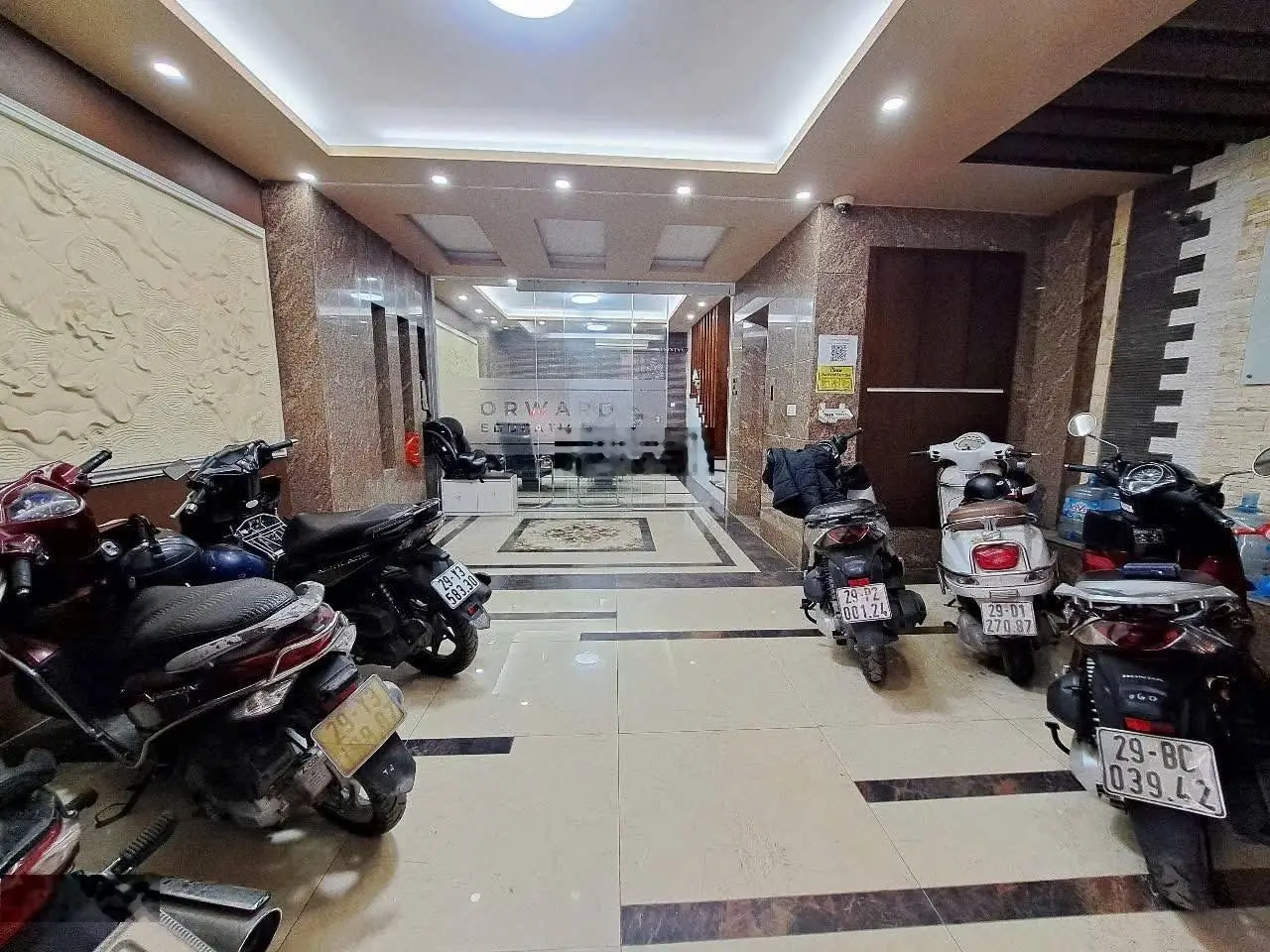 Phân lô ngõ ô tô tránh Hoàng Cầu, Đống Đa. Dt 60 m2, 7 tầng, mặt tiền 6 m. Sổ đỏ CC, giá 23,9 tỷ.