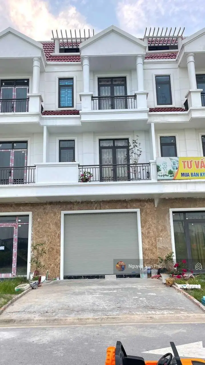 Bán Shophouse Vsip Bắc Ninh giá chỉ hơn 3 tỷ dân cư đông đúc