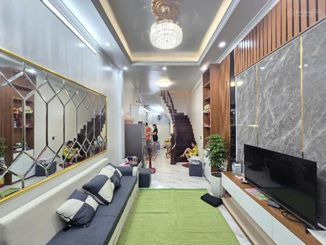 Bán nhà Kim Ngưu, lô góc, 27m2 x 5 tầng, sổ đỏ, nhà đẹp, nội thất đầy đủ, 4,9 tỷ
