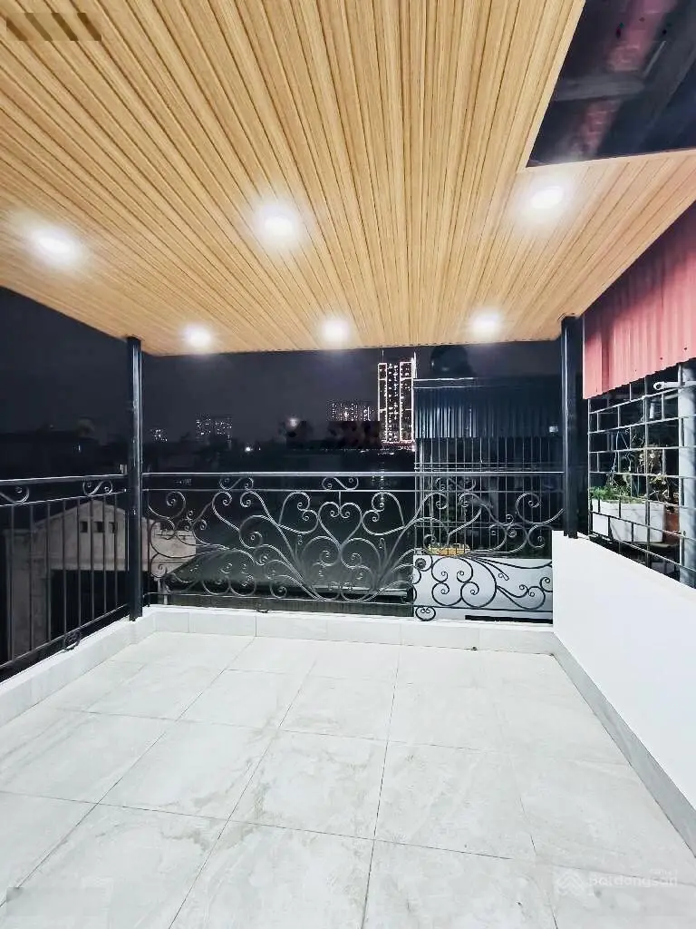 Giảm 1 tỷ - Nguyễn Trãi ~ 50m2 - ô tô ngủ trong nhà - thang máy xịn xò - gần bưu điện Hà Đông