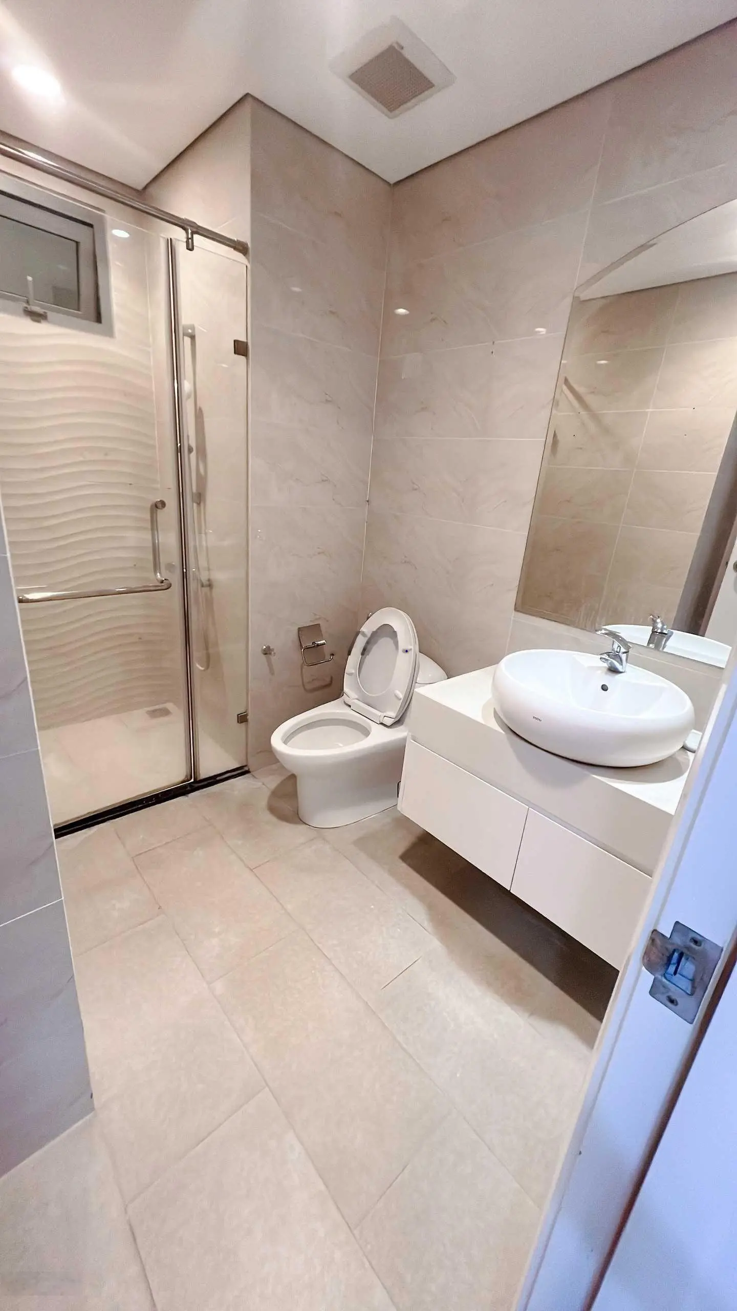 Siêu rẻ bán căn hộ 2PN, 2VS tòa Park 3, Times City. Giá 6.6 ỷ. LH 0979 702 ***