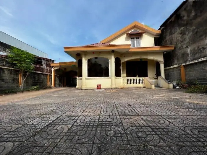 Bán nhà biệt thự giá rẻ - hàng hiếm mặt tiền khủng khu vực quan chức - bán gấp