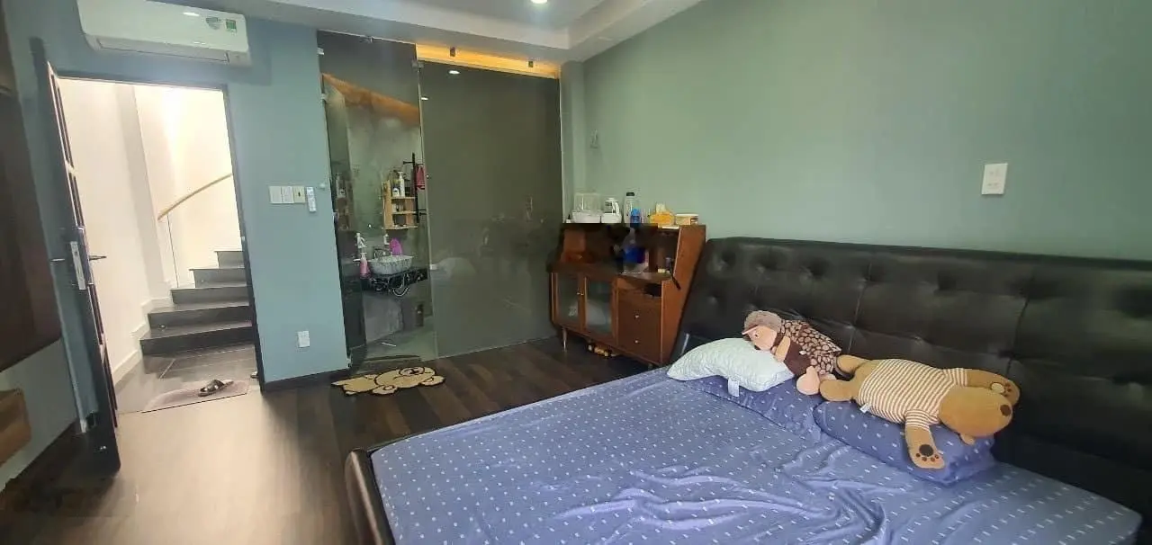 Chú 8 cần bán gấp nhà Cộng Hòa, P. 4, Tân Bình, DT: 56m2, giá 3,360 tỷ (đang cho thuê 18tr/th)