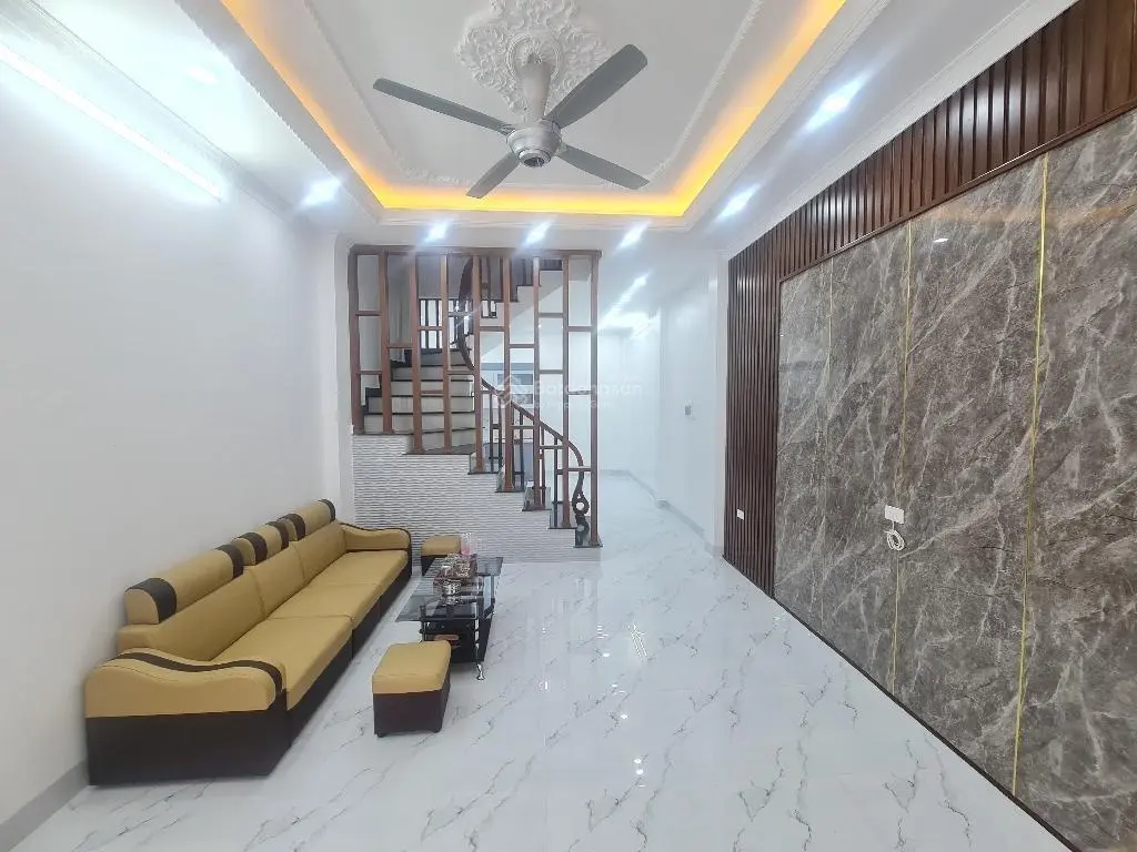 TẦM TIỀN HIẾM Tả Thanh Oai Nhà mặt ngõ, Bố làm To, Thoáng Sáng vô cùng 35m 5 tầng giâ 3.5 tỷ có TL