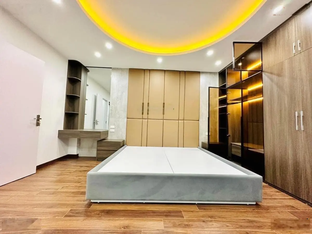 Bán nhà đường Quan Nhân, ô tô đỗ cửa, ngõ thông Hoàng Ngân, nhà mới full nội thất