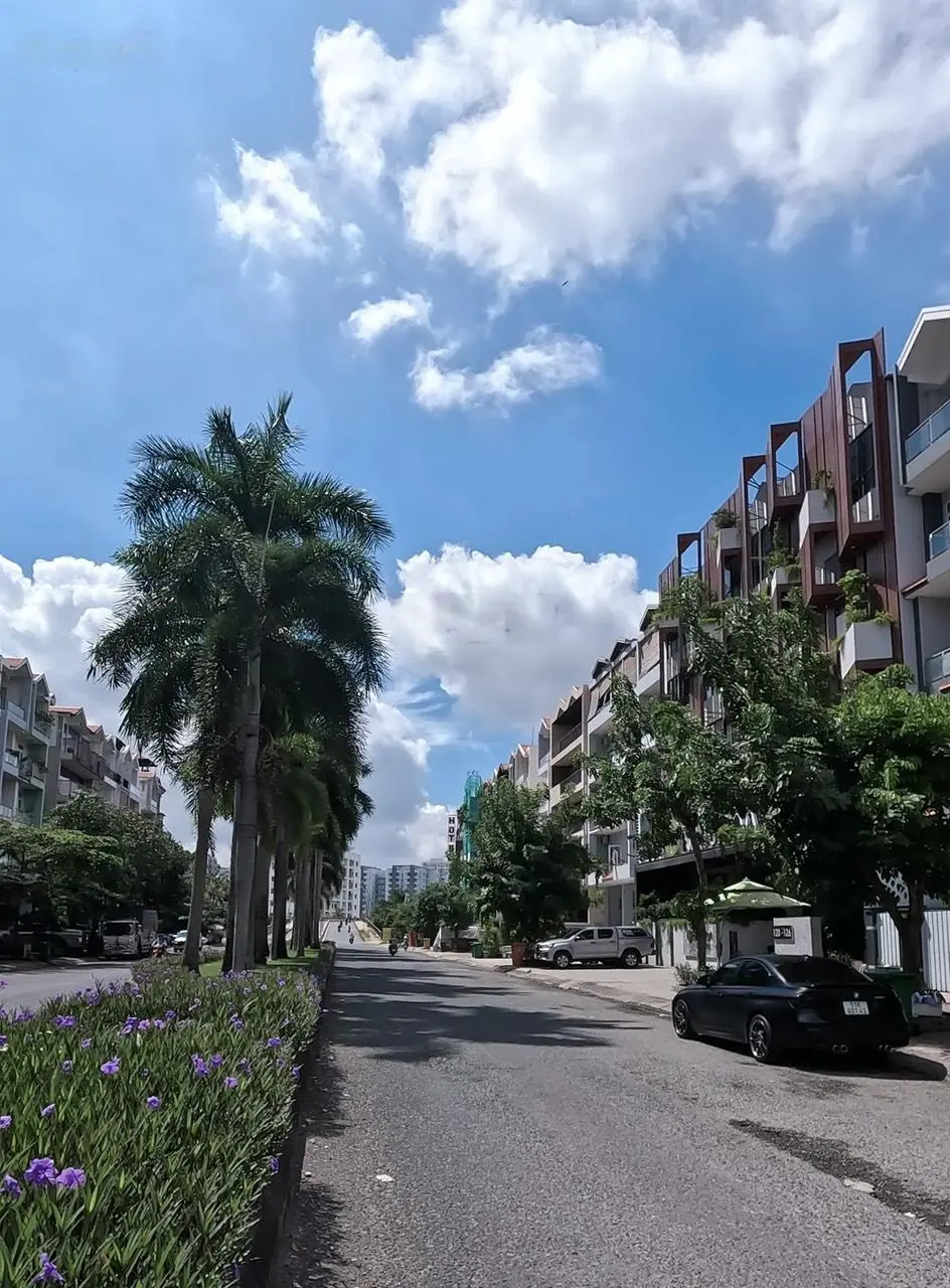 Bán nhà phố mặt tiền giá: 32tỷ5 nhà Đ. Hoàng Trọng Mậu KDC HimLam quận 7 có HĐT 60tr LH 0908935765