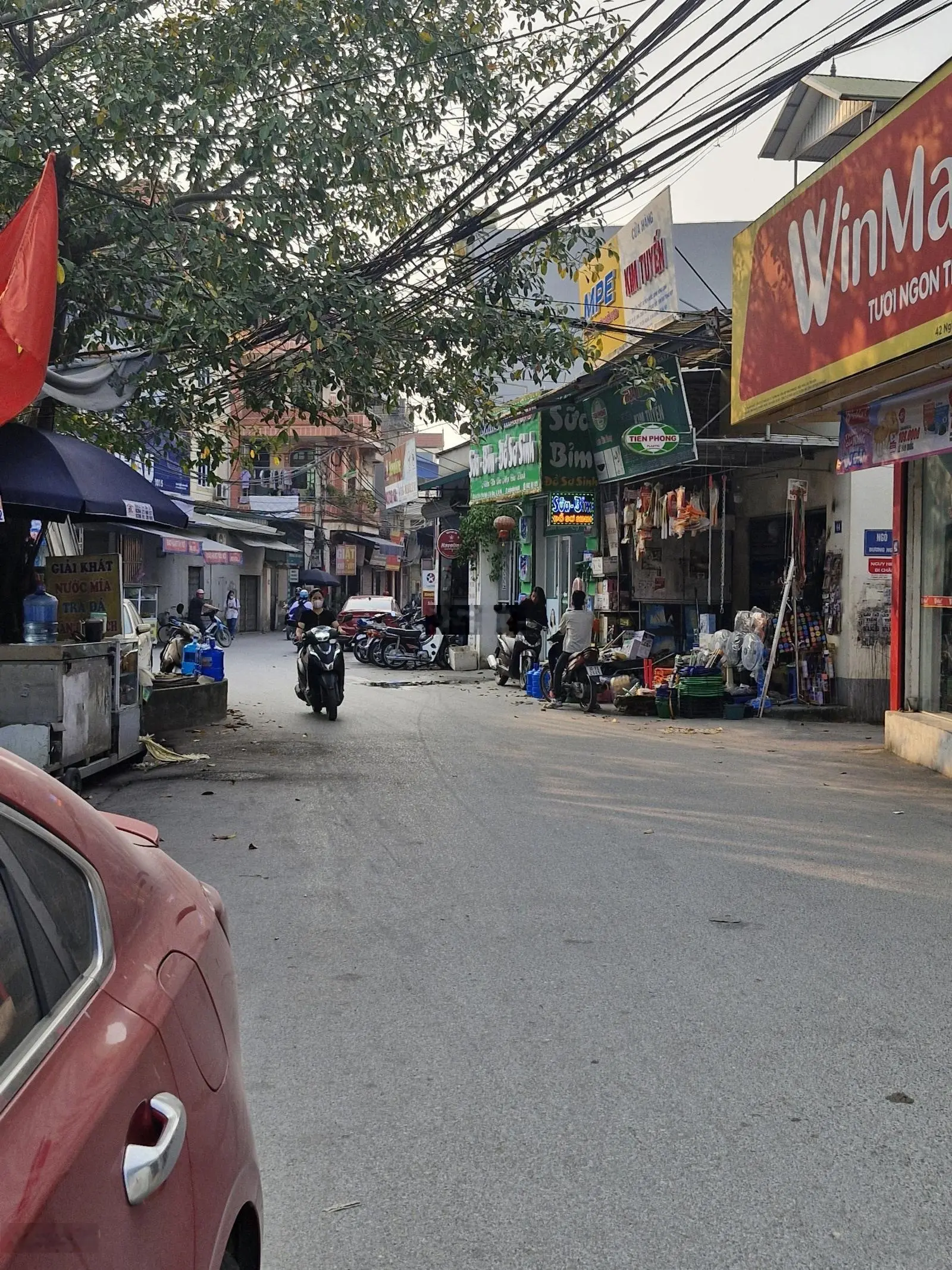 Cc bán đất trục chính tổ 5 Yên Nghĩa đường 6m dt 84m tặng nhà c4 mới tinh giá 9ty8 lh 0362 088 ***