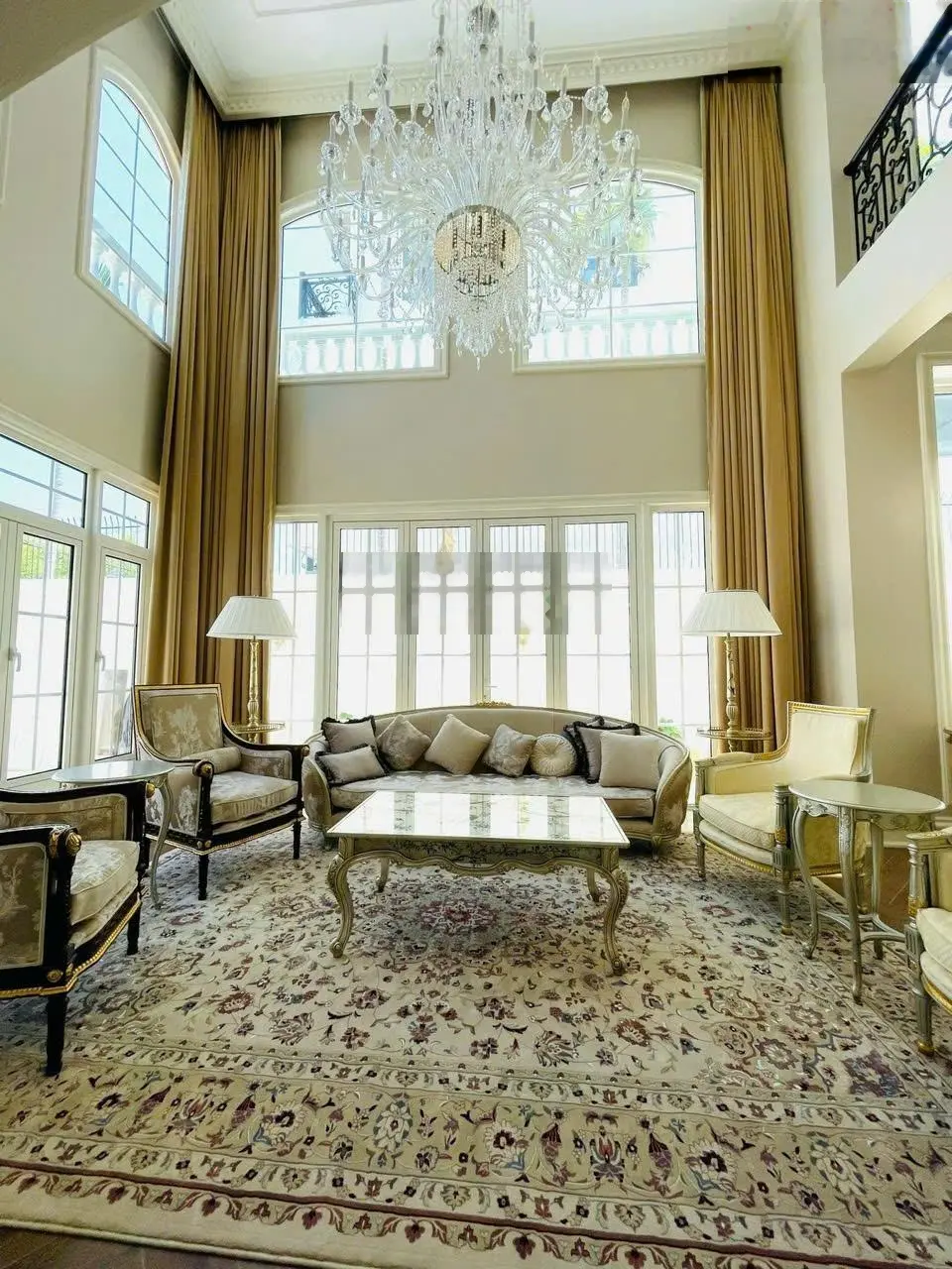 Biệt thự sang trọng phong cách Tân Cổ Điển dt đất 330m2 hướng Tây Nam ngay KDT Phước Hải Nha Trang