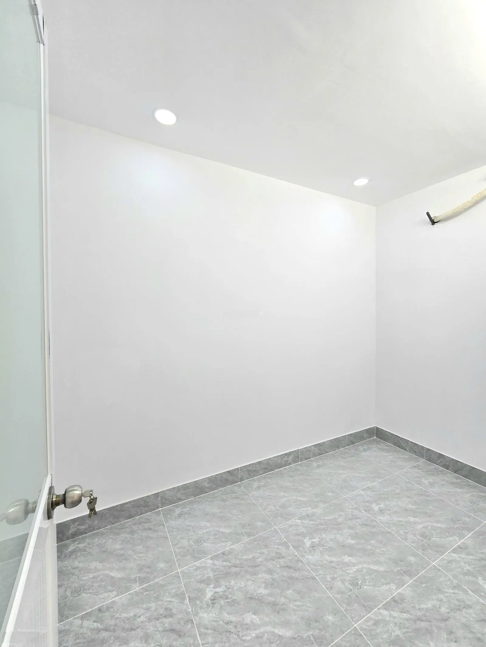 Nhà Xây Dựng Mới 100% - Còn Thơm Mùi Nước Sơn..!