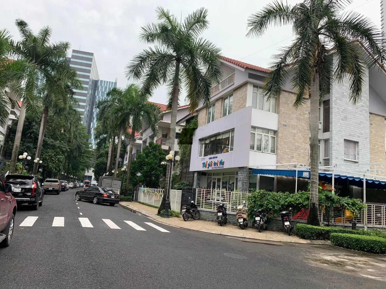 Ngộp bank, cần bán gấp căn BT Ngân Long 10x21m có 3 lầu + lửng, giá đầu tư 23 tỷ bán nhanh