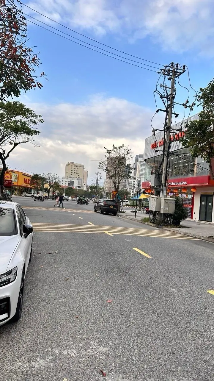 Tôi chính chủ: Bán lô đất 115m2, ngang 5m vuông vức. Đường Hồ Nghinh, sát ngã tư Võ Văn Kiệt. 24 tỷ