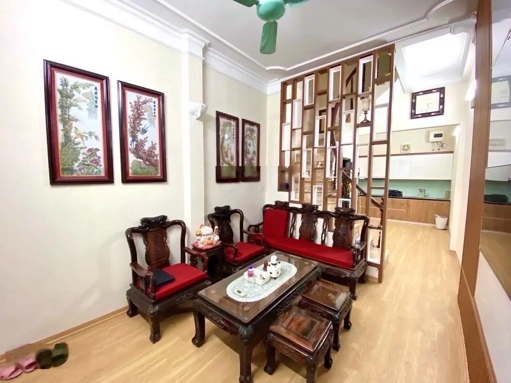 Bán nhà quận cầu giây,nhà phố nguyễn văn huyên. 43m xây 5 tầng 8,2 tỷ.