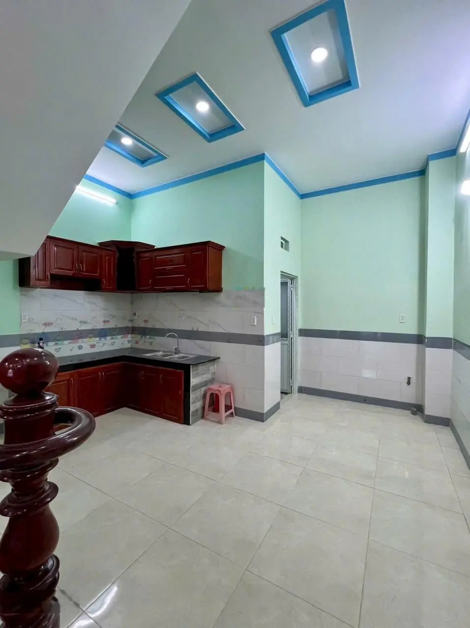 Bán nhà sau Công Viên Quận 9 DT75m2 sổ sẵn đang cho thuê 7tr5/tháng dân cư hiện hữu mặt đường nhựa