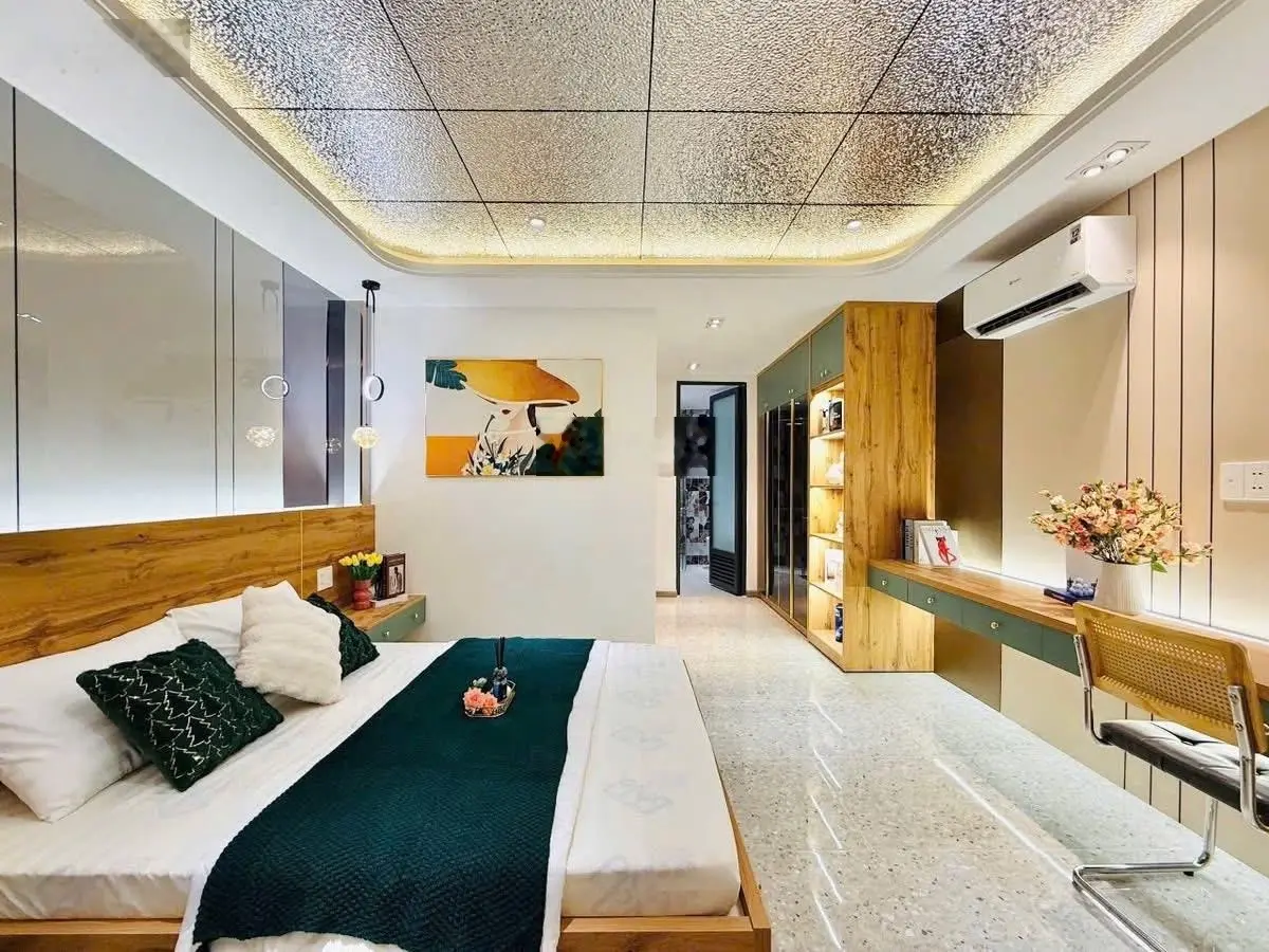 Cần tiền gấp bán nhanh nhà Hoà Hưng,P12,Q10 giá 3TỶ950/72,9m2 cho thuê 28tr/tháng gần Ga Sài Gòn