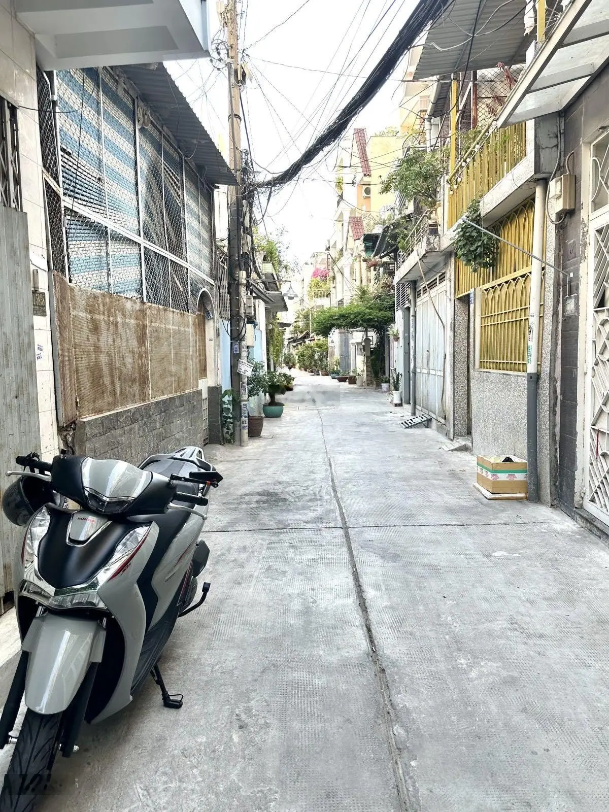Nguyễn Văn Đậu, P5 - 42m2, 4 tầng, 5PN - DTSD 154m2 - hẻm trước nhà 4m - giá 7.5 tỷ