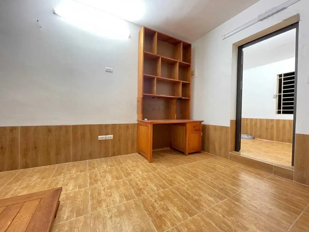 BÁN NHÀ TẬP THỂ MAI DỊCH CẦU GIẤY, CĂN GÓC Ô TÔ ĐỖ CHÂN CẦU THANG, 66,3M2, GIÁ 2,58 TỶ.