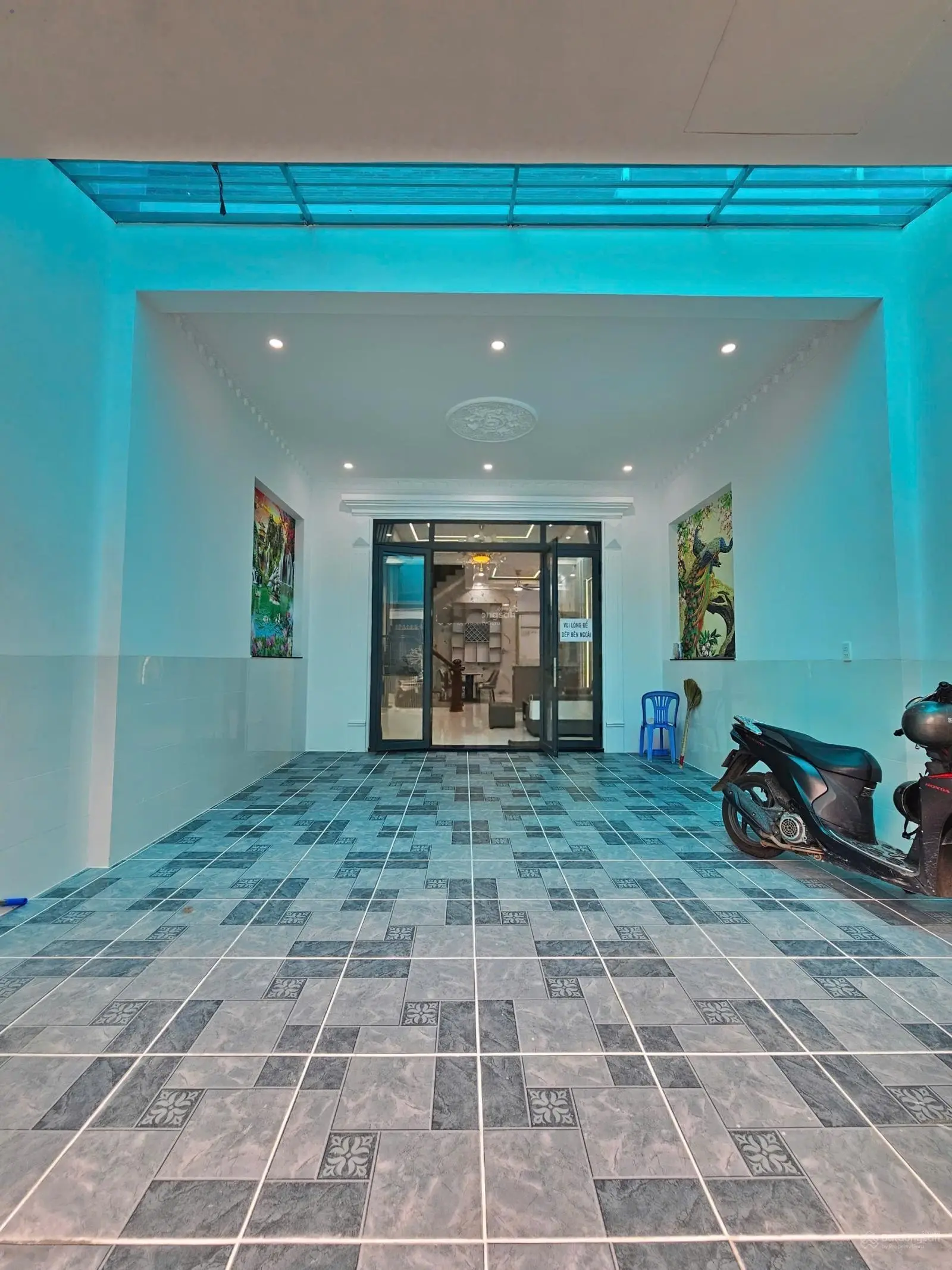 Nhà hoàn công: 4tỷ850, 97m2 nhà full nội thất sân ô tô KDC cạnh vòng xoay An Phú, TP. Thuận An