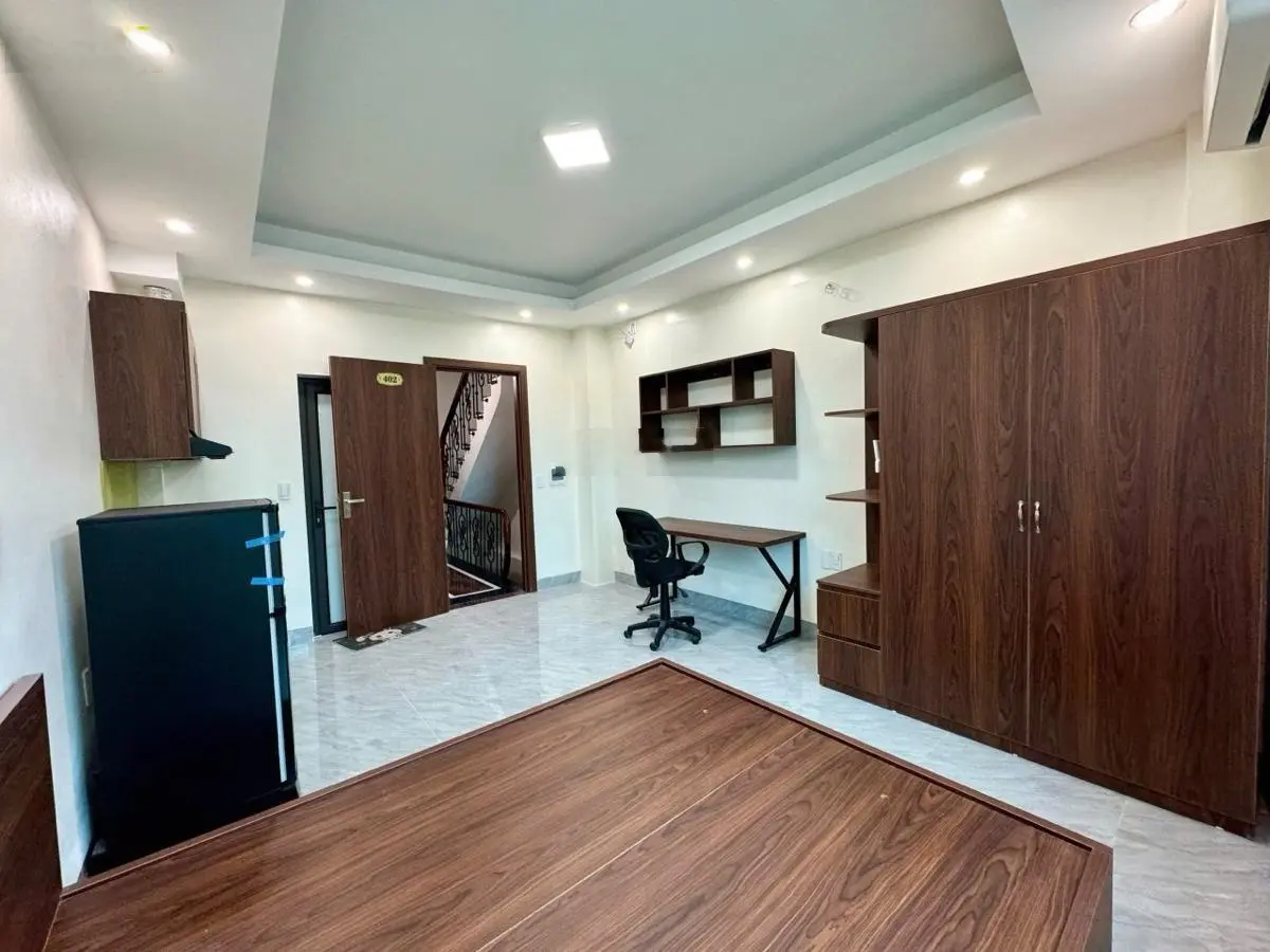 Bán gấp gà đẻ trứng vàng Phú Diễn 50m2 x 7 tầng 10 phòng khép kín full nội thất thang máy víp