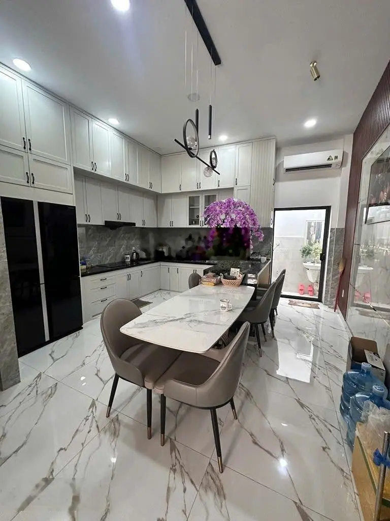 Nhà 4 tầng đường HÀ HUY GIÁP, phường THẠNH LỘC, Q12, dt 68m2(4,3mx16m)6,4 tỷ