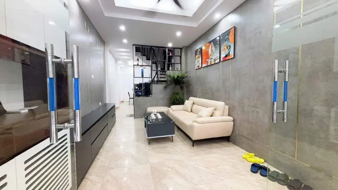 SẴN SÀNG SANG TÊN NHÀ MỚI Đội Nhân 43m 5 tầng Mt 3.5m giá chưa đến 11.6 tỷ