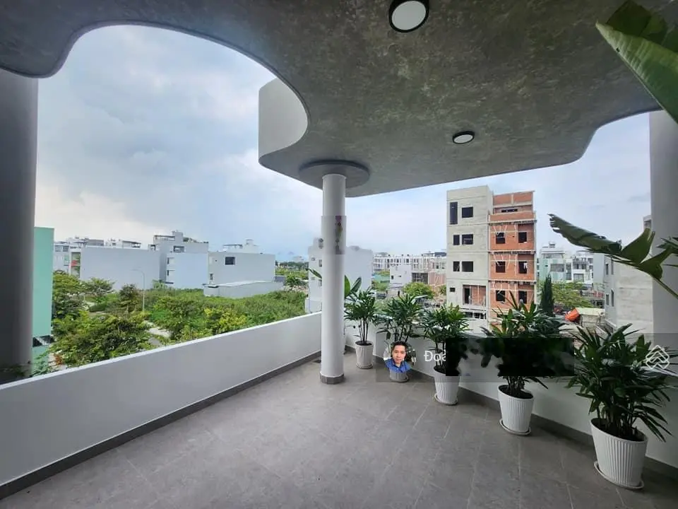 Căn nhà VIP sát biển full nội thất