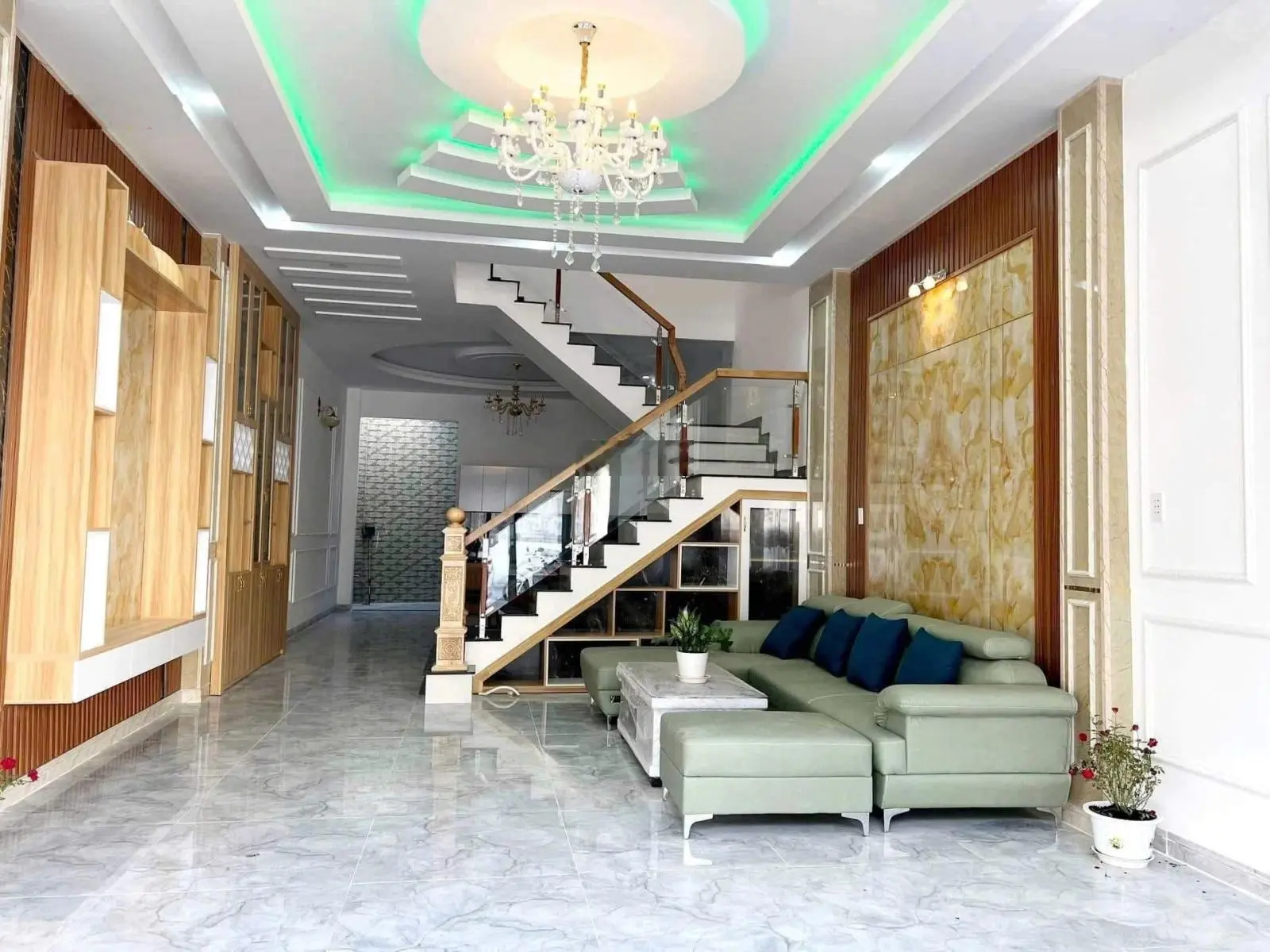 Bán nhà 3 lầu 68m2, sổ hồng riêng