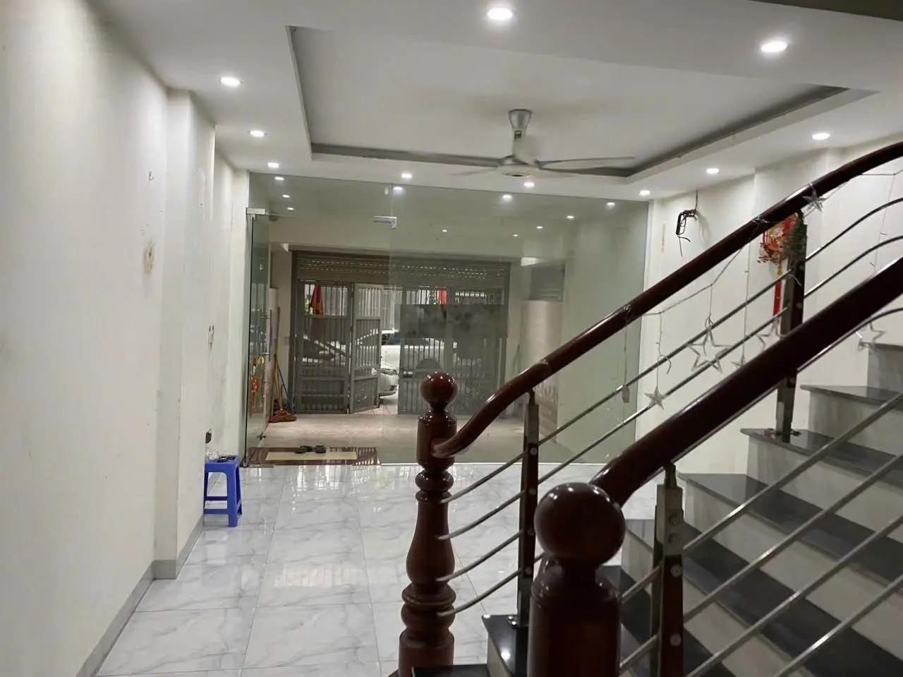 Mình cần bán nhà lk kđt Văn Phú Hà Đông hoàn thiện có hố chờ thang máy