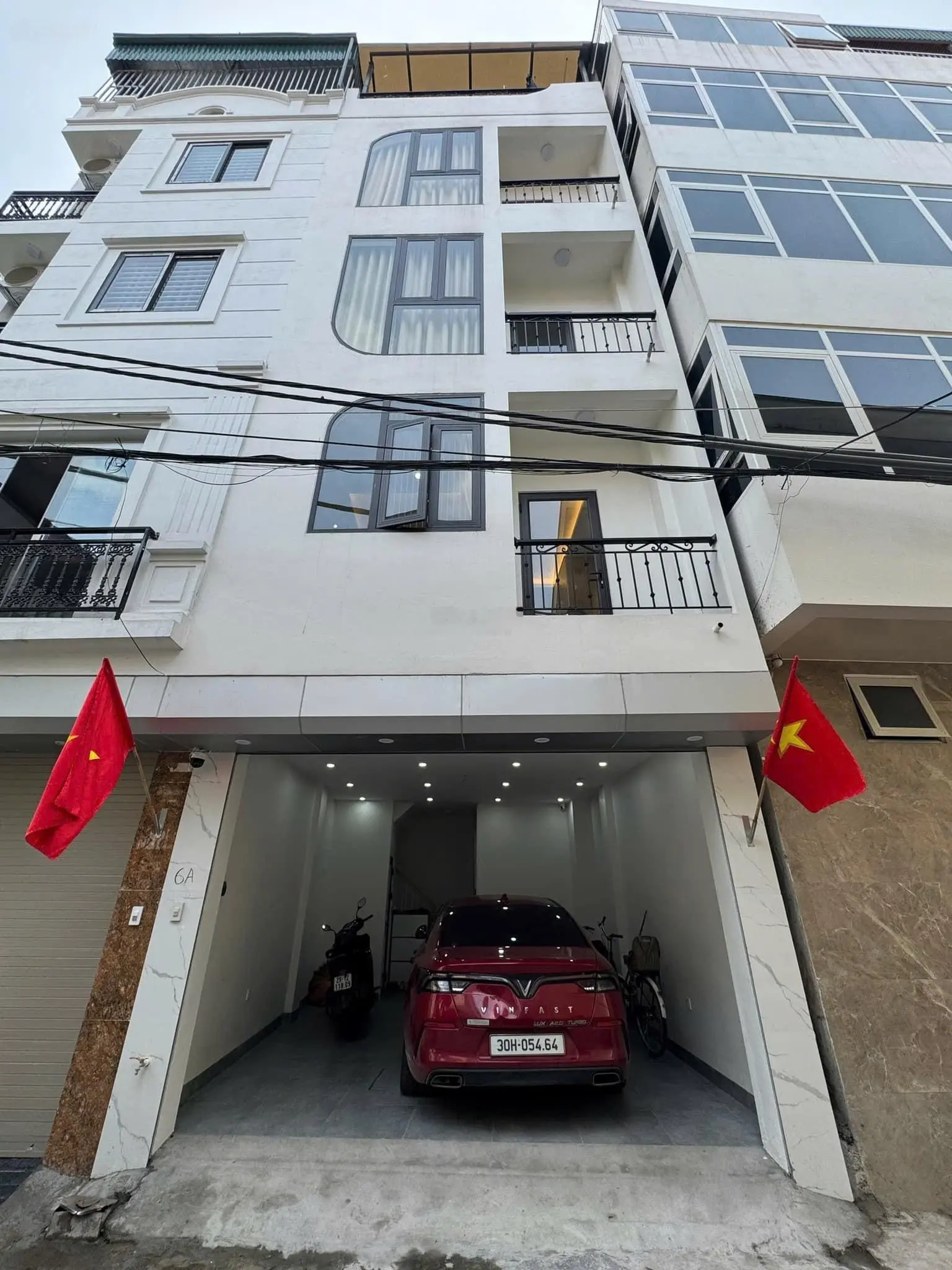 Trung Tâm Văn Phú Hà Đông 11,5 tỷ, 5 tầng thang máy, mặt tiền 4,6m, Nhà mới, full nội thất