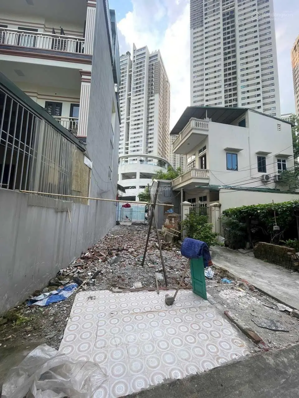 Bán đất ô tô qua 3 mặt thoáng ngay chân The Pride, La Khê, Dương Nội, Hà Đông. 20m ra đường lớn
