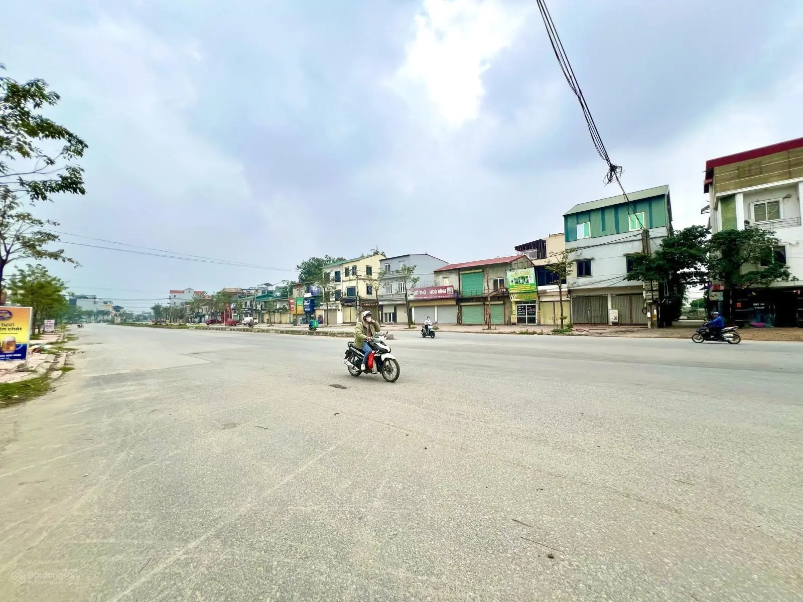 Chính chủ bán. Mặt đg. 40m. Lại yên