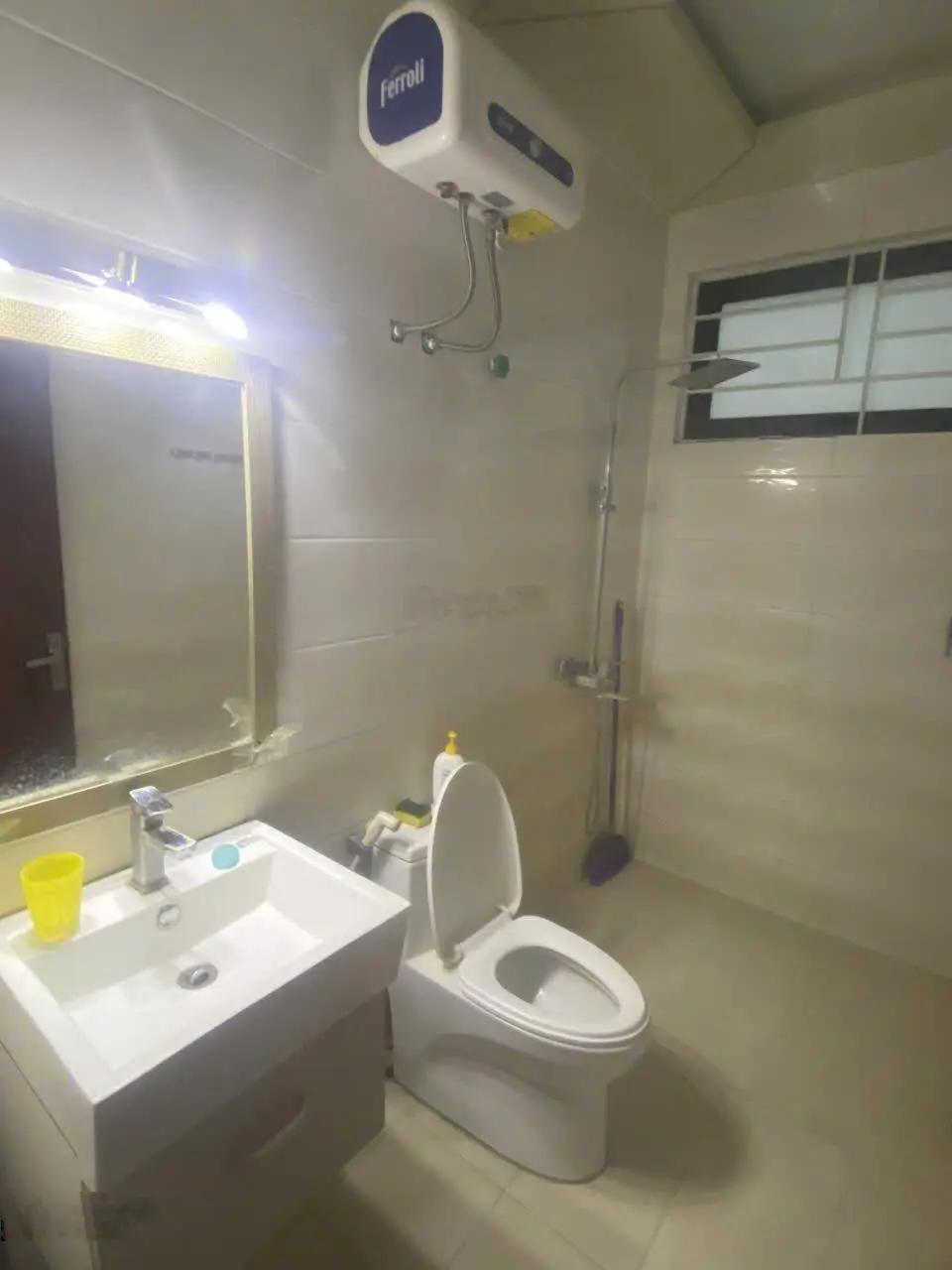Bán nhà mặt phố Vân Hồ 2 Quận HBT Hà Nội DT 30m2 cấp 4 MT 5m giá 6,3 tỷ nhà vị trí trung tâm quận