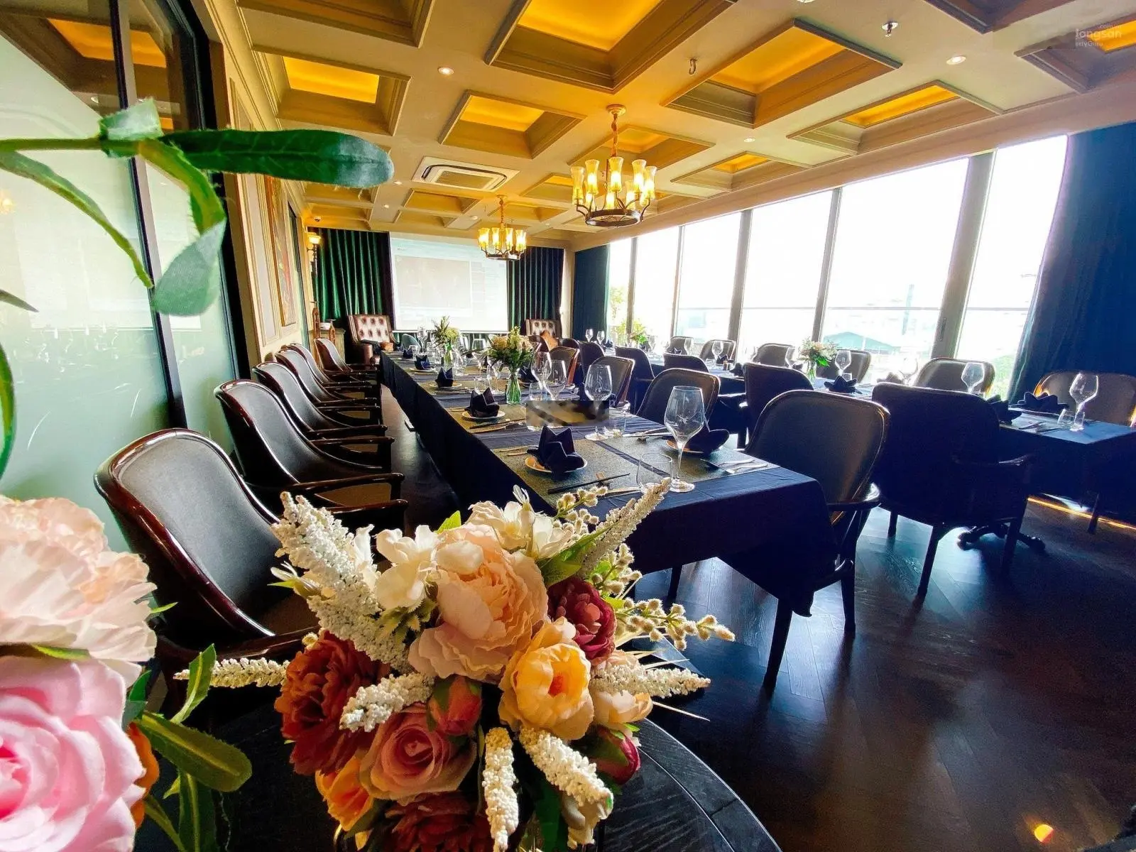 Bán nhà mặt phố Hàng Bạc sát Hàng Đào sổ đỏ chính chủ 80m2 giá 42 tỷ (giá rẻ cần bán gấp)