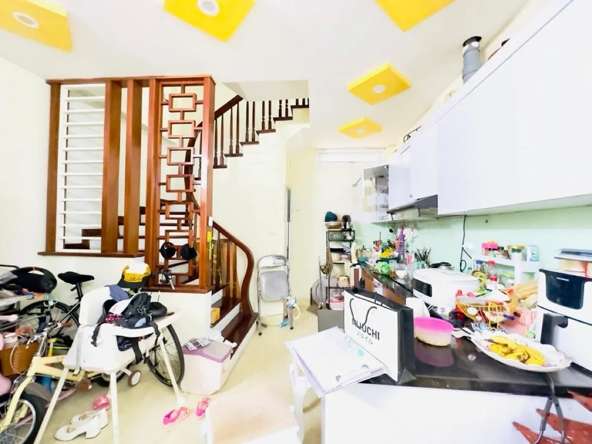 Bán nhà đẹp Võng Thị - Tây Hồ: 6 tầng * 33m2, MT 4m, gần ô tô gần phố, full NT, 8 tỷ