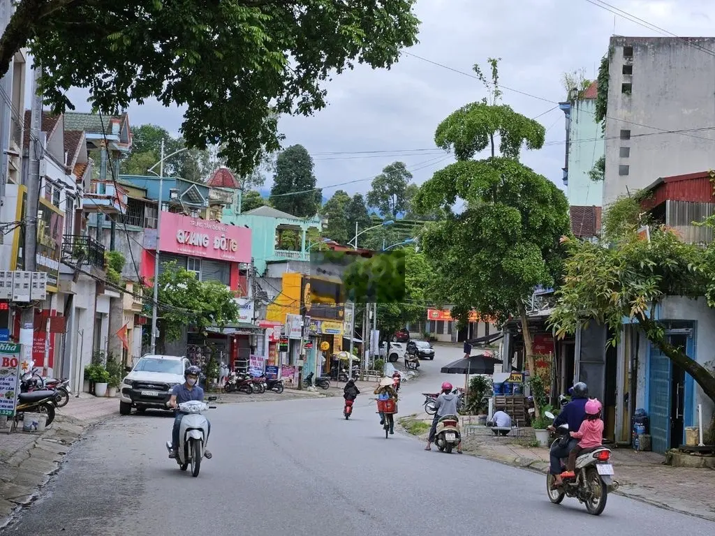 Bán nhà đường Trần Hưng Đạo,Lai Châu,diện tích 2167m2 giá nhỉnh 30 tỷ