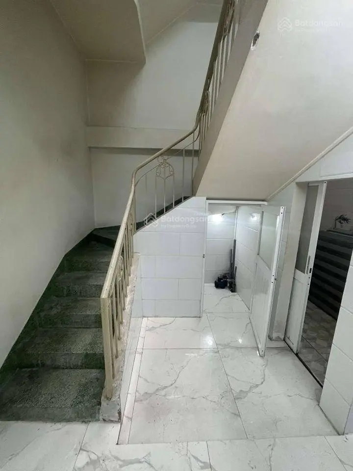 Bán nhà trung tâm Tân Phú 4.0m2 nhà đang có hợp đồng cho thuê 10tr/th cách Aeon chỉ 7 phút